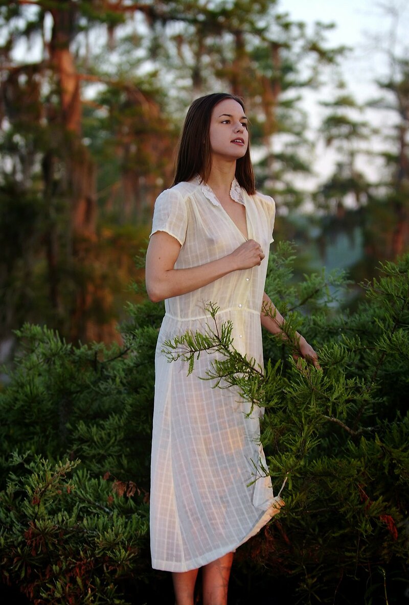 Алисия, 23